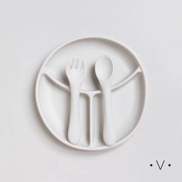 SET INFANTIL DE PLATO Y CUBIERTOS DE SILICONA 19 CM *VASSA - Imagen 3