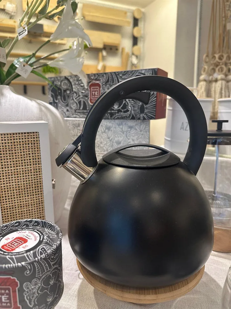 PAVA SILBADORA BELL NEGRO MATE - Imagen 3