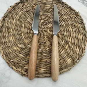 UNTADOR DE ACERO MANGO DE MADERA