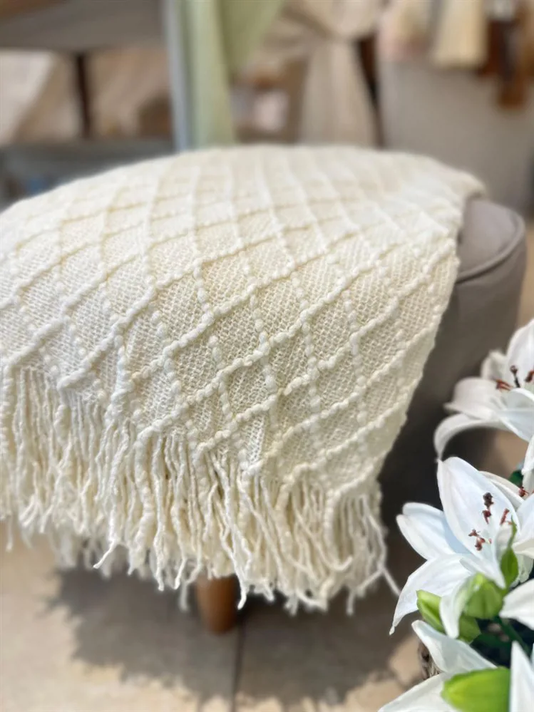 MANTA BLANCA TRAMADA DISEÑO ROMBOS CHICOS
