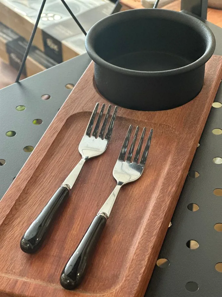 TENEDOR DE ACERO CON MANGO DE CERAMICA NEGRO - Imagen 3