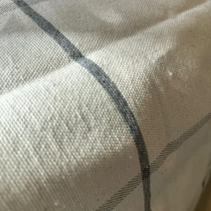 PIE DE CAMA/MANTA RUSTICO TEJIDO CUADROS NATURAL Y GRIS P/QUEEN
