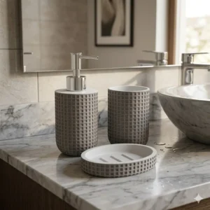 SET DE BAÑO DE 3 PIEZAS GRIS CON CUADROS