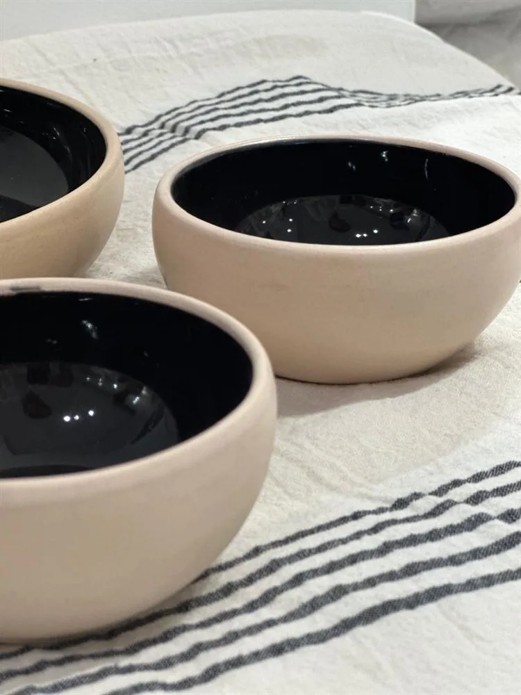 MINI BOWL KORBA NEGRO BRILLANTE CON BEIGE 10 CM