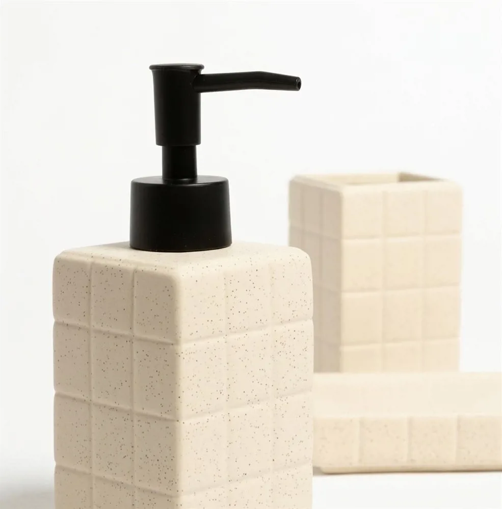 SET DE BAÑO X 3 CUADROS CUADRADO BEIGE - Imagen 2